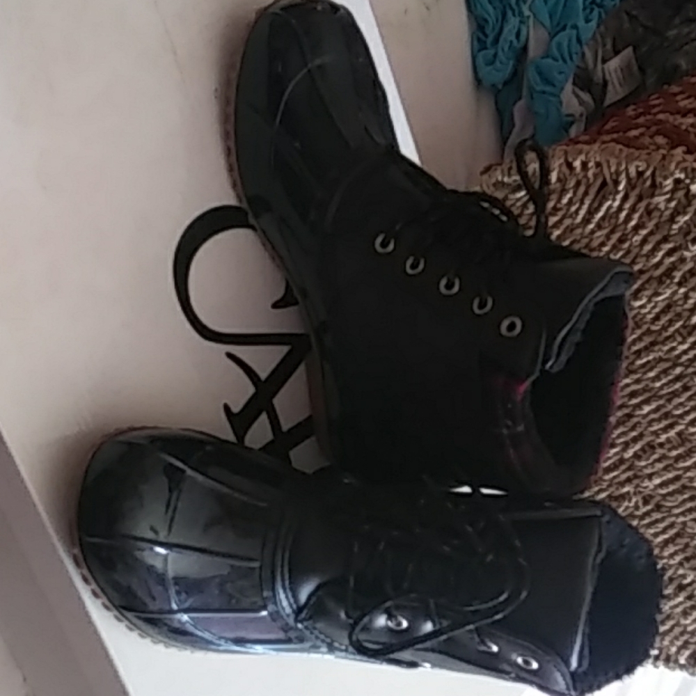 Black ankle rain boots